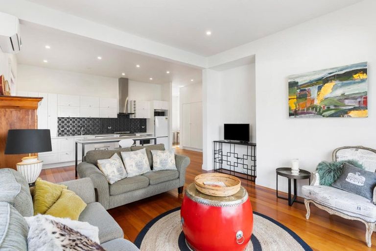 Photo of property in 12 Birkley Road, Bayswater, Auckland, 0622