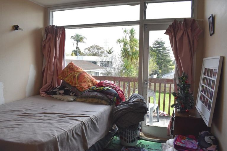 Photo of property in 84 Roberts Road, Te Atatu South, Auckland, 0610