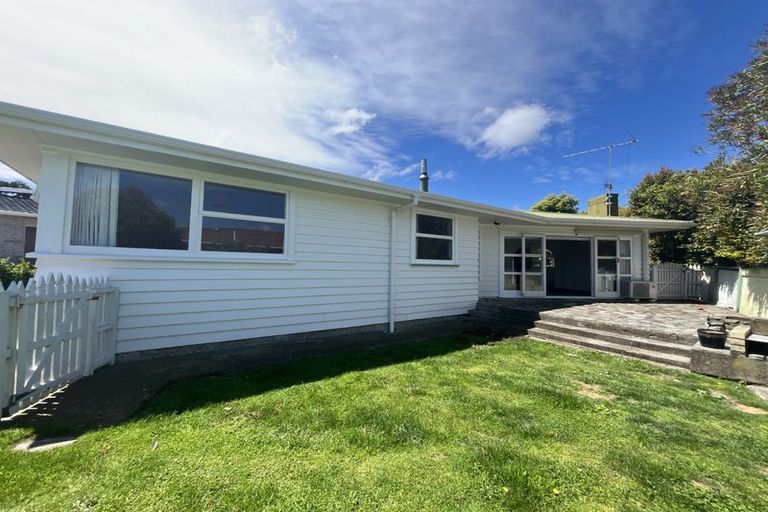 Photo of property in 9 Nimmo Avenue West, Waikanae, 5036