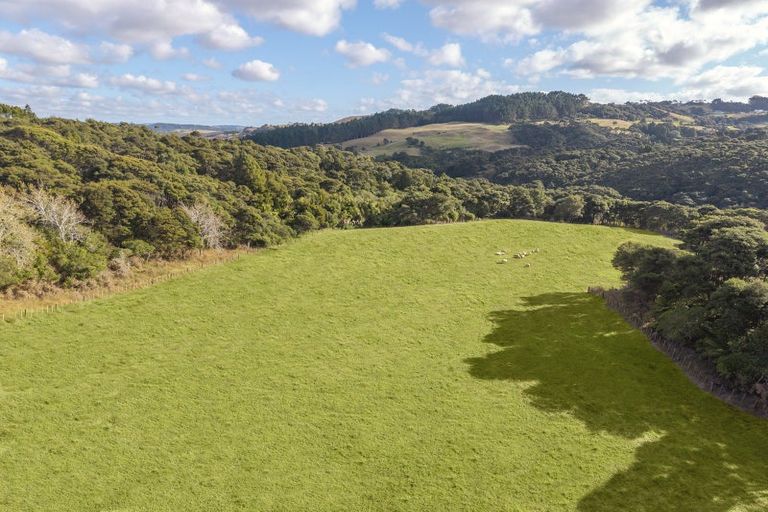 Photo of property in 1223 Old North Road, Helensville, 0875