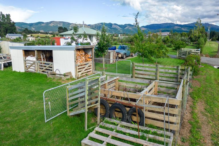 Photo of property in 17 Bakers Road, Waimate, 7978