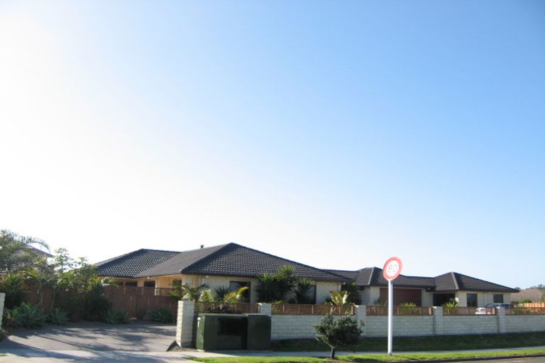 Photo of property in 2 Ohuirehe Road, Coastlands, Whakatane, 3120
