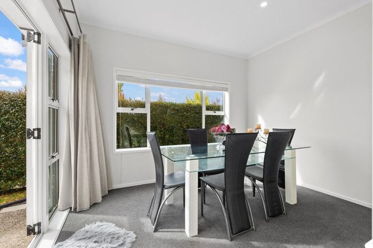 Photo of property in 1 Malbec Place, Huapai, Kumeu, 0810