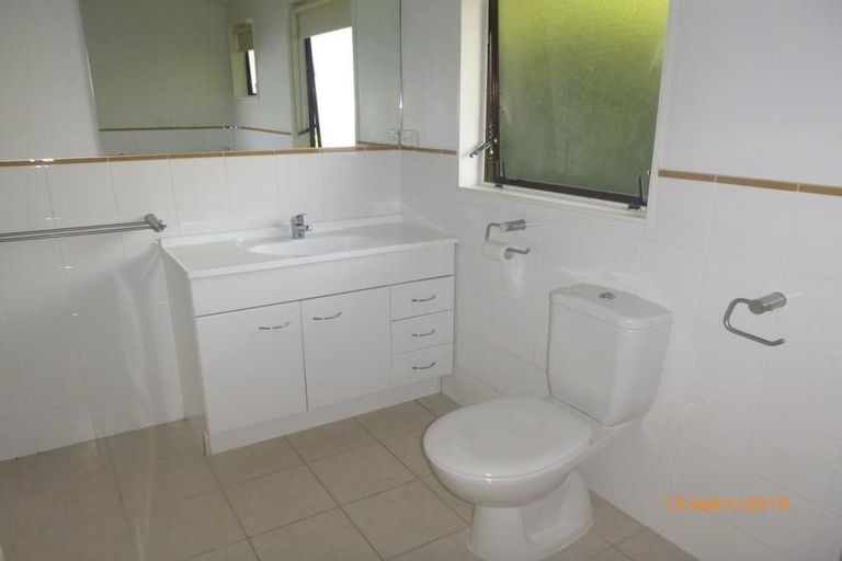Photo of property in 1 Cron Avenue, Te Atatu South, Auckland, 0610