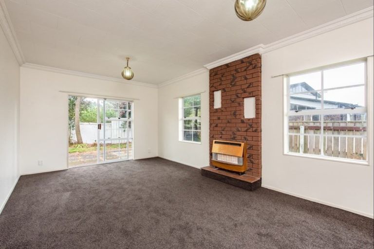 Photo of property in 68 Highbury Drive, Levin, 5510