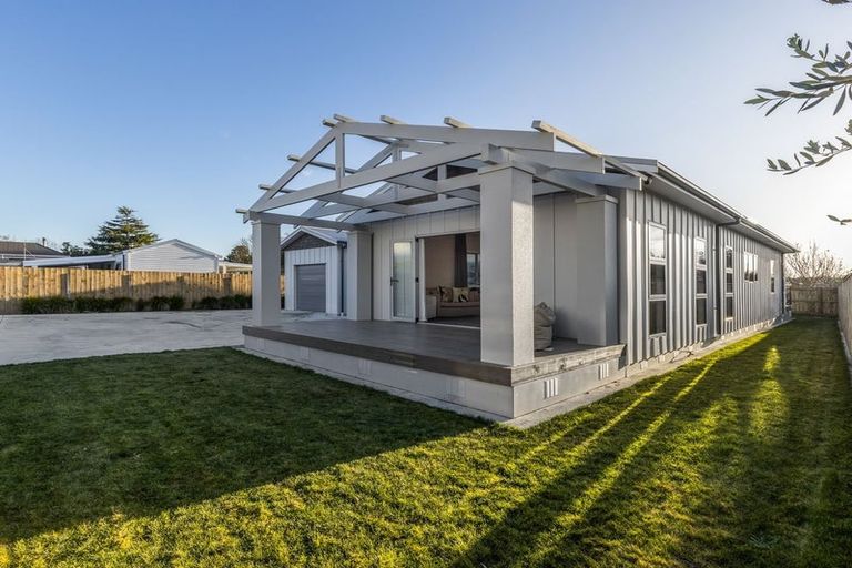 Photo of property in 37 Fairfield Road, Levin, 5510