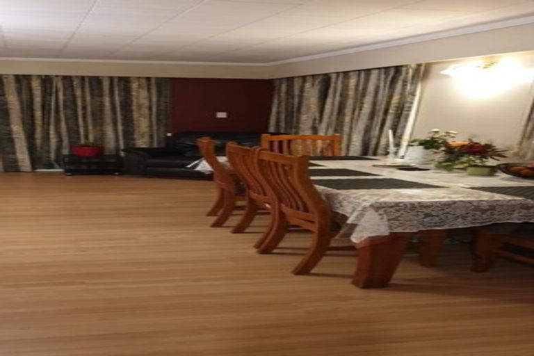 Photo of property in 2 Kelkirk Street, Kelston, Auckland, 0602