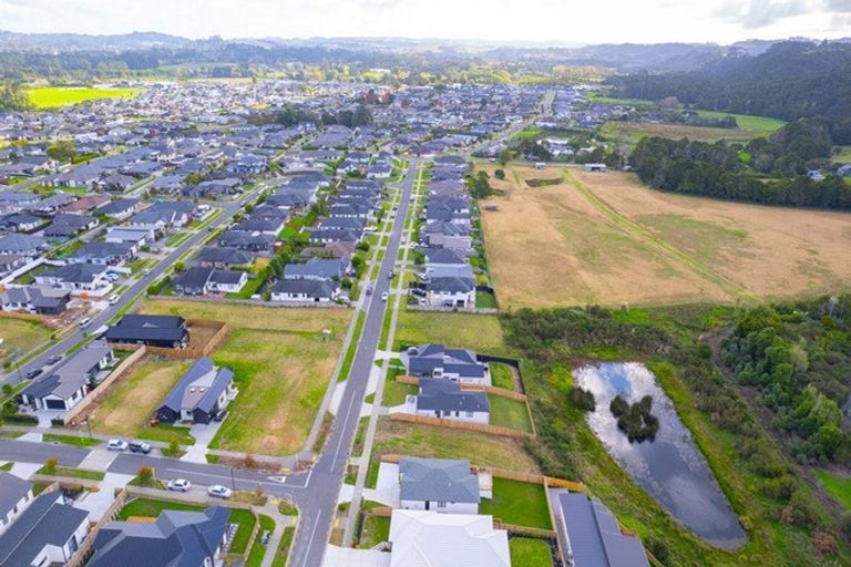 Photo of property in 33 Josh Road, Huapai, Kumeu, 0810