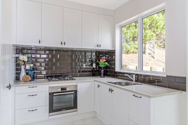 Photo of property in 48 Resolution Drive, Gulf Harbour, Whangaparaoa, 0930