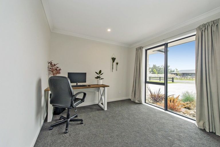 Photo of property in 8 Suffolk Drive, Kirwee, 7571