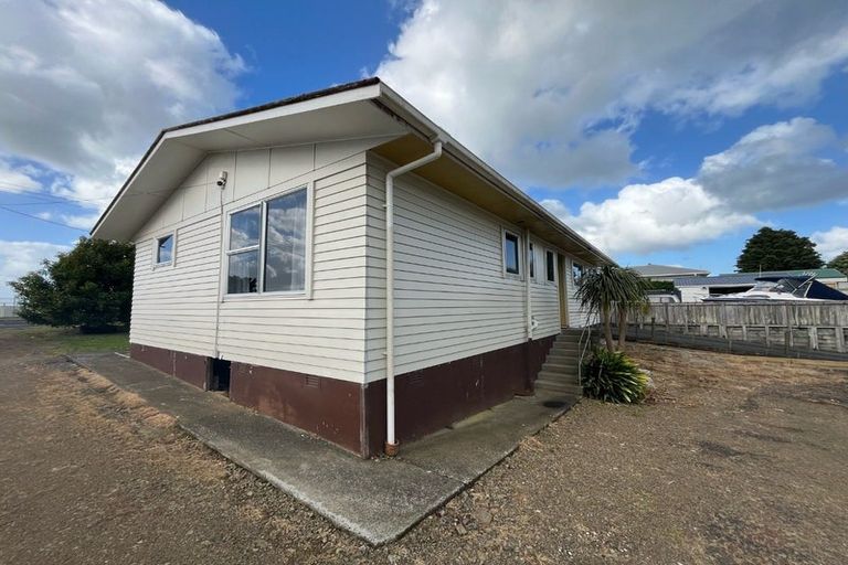 Photo of property in 17 France Street, Waiuku, 2123