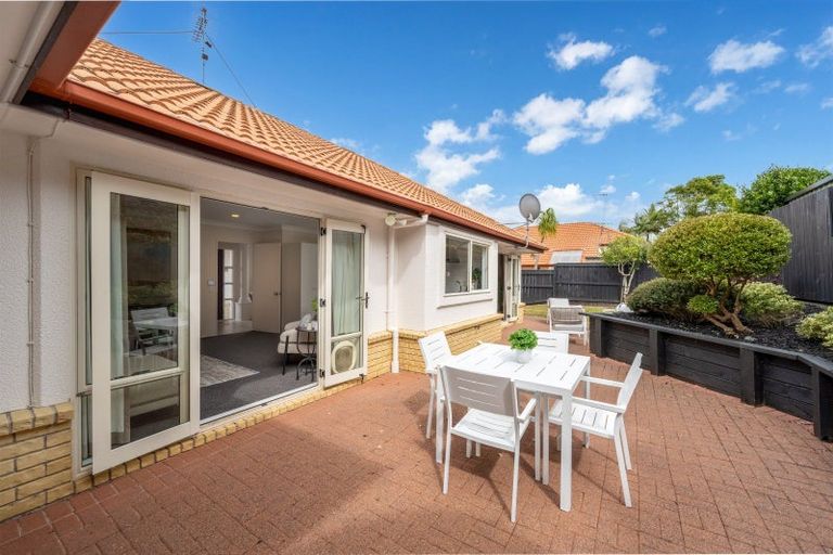 Photo of property in 9 Kentia Way, Somerville, Auckland, 2014