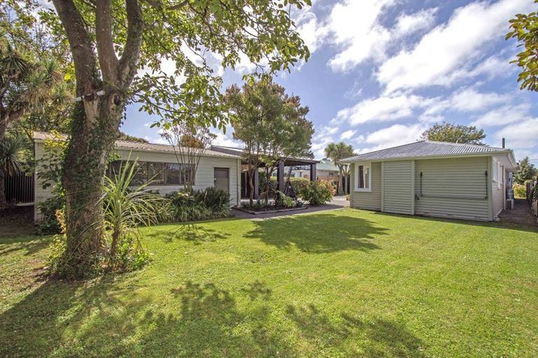 Photo of property in 47 Stapletons Road, Richmond, Christchurch, 8013