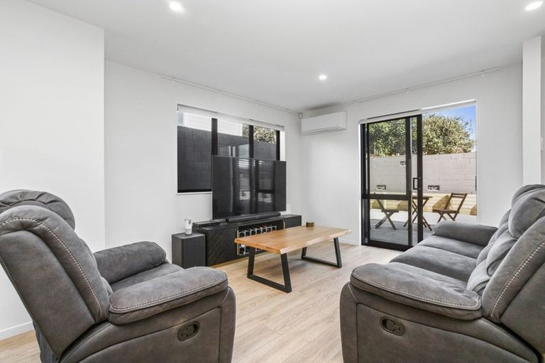 Photo of property in 48b Kemble Close, Mangere, Auckland, 2022