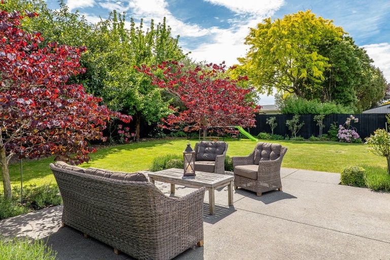 Photo of property in 40 Pitcairn Crescent, Bryndwr, Christchurch, 8053