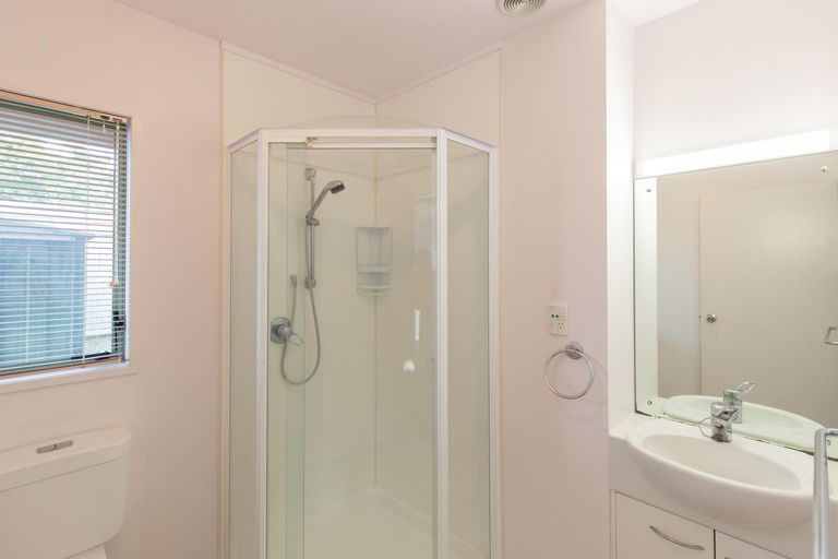 Photo of property in 1/30 Uxbridge Road, Mellons Bay, Auckland, 2014