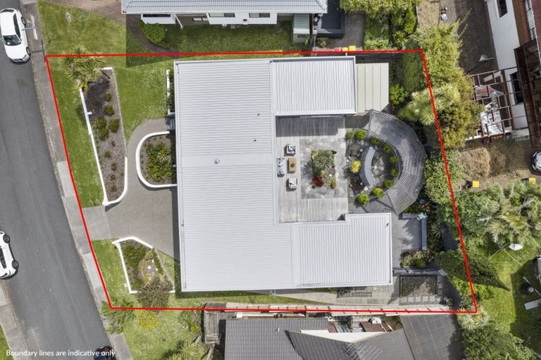 Photo of property in 5 Puawai Place, Northcote, Auckland, 0627