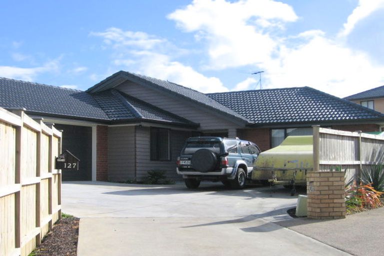 Photo of property in 127 Wayne Francis Drive, Flat Bush, Auckland, 2016