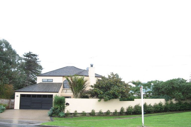Photo of property in 106 Uxbridge Road, Mellons Bay, Auckland, 2014