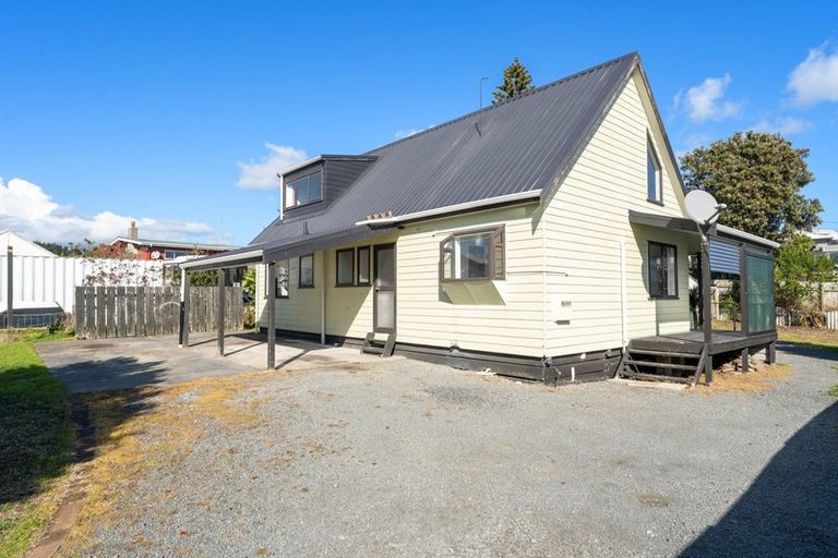 Photo of property in 45 Toi Street, Otaki Beach, Otaki, 5512