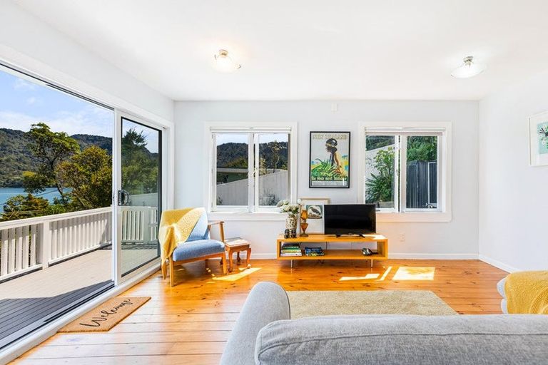 Photo of property in 18 Foster Avenue, Huia, Auckland, 0604