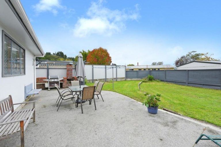 Photo of property in 4 Prestige Place, Maoribank, Upper Hutt, 5018