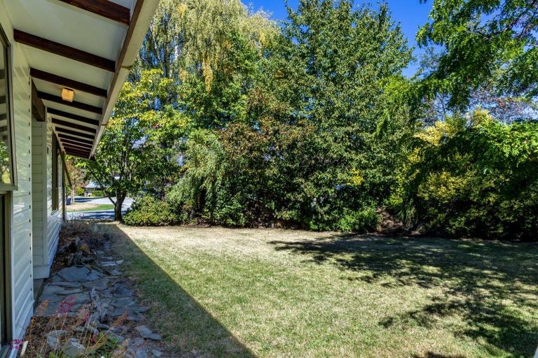 Photo of property in 37 Adamson Drive, Arrowtown, 9302