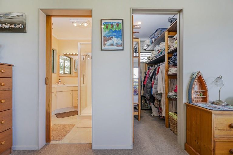 Photo of property in 2 Pohutukawa Grove, Whitianga, 3510