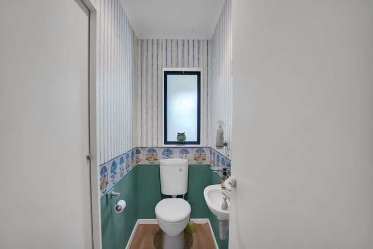 Photo of property in 8 Horizon Heights, Whalers Gate, New Plymouth, 4310