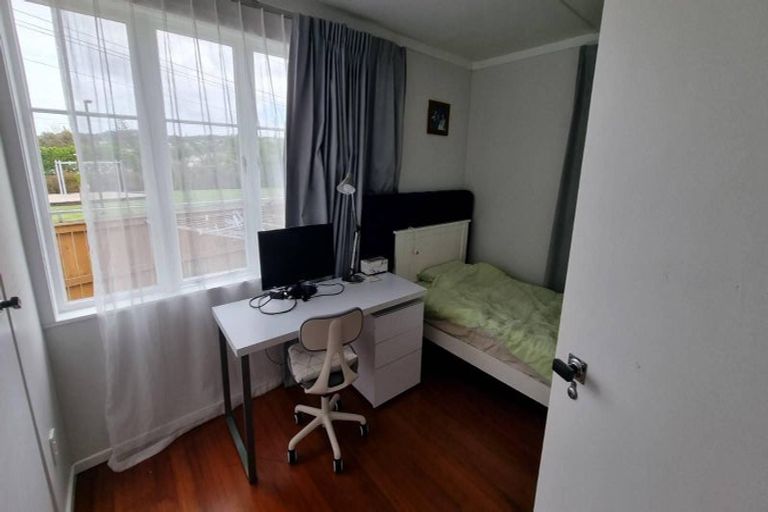 Photo of property in 2/11 Fruitvale Road, New Lynn, Auckland, 0600