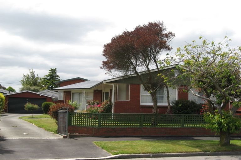 Photo of property in 4 Rosedale Place, Avonhead, Christchurch, 8042