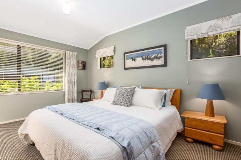 Photo of property in 33 Paremata Haywards Road, Pauatahanui, Porirua, 5381