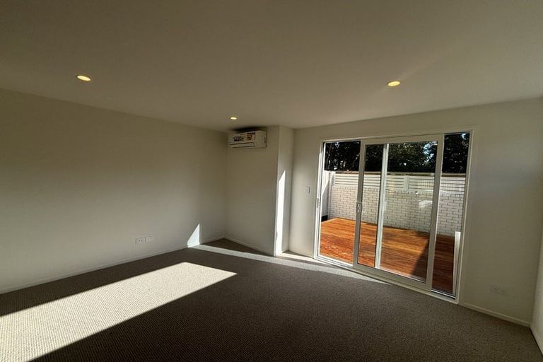 Photo of property in 4/4 Cracroft Street, Welbourn, New Plymouth, 4310