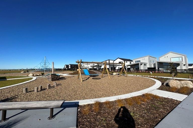 Photo of property in 31 Bill Miller Drive, Papamoa, 3118