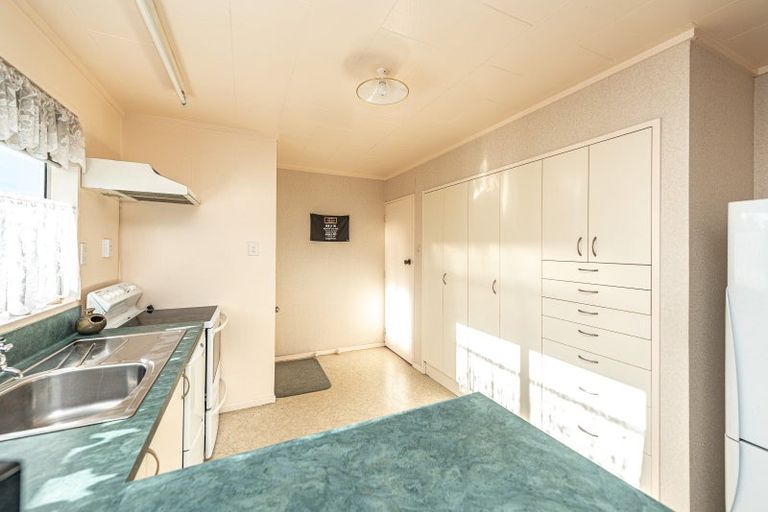 Photo of property in 14 Hood Street, Castlecliff, Whanganui, 4501