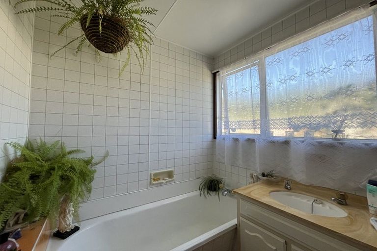 Photo of property in 2 Feist Street, Naenae, Lower Hutt, 5011