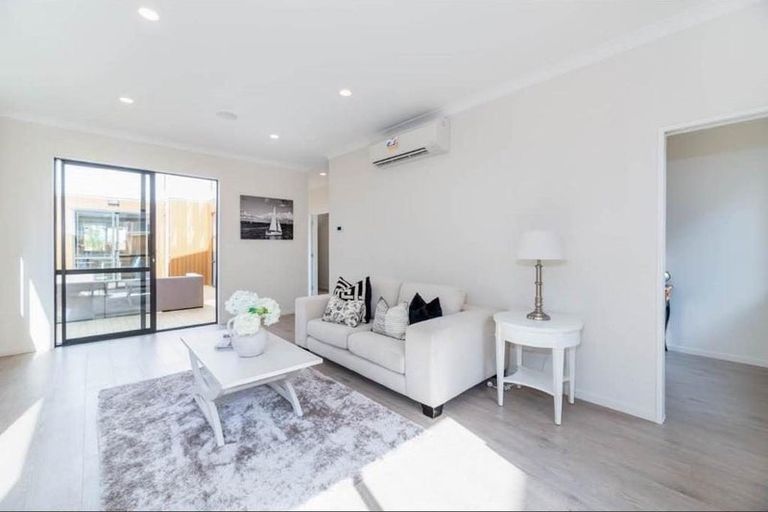 Photo of property in 6 Greenfinch Road, Hobsonville, Auckland, 0616