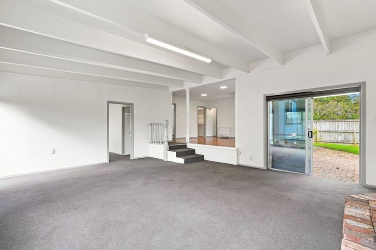 Photo of property in 49 Springs Road, Parakai, 0830