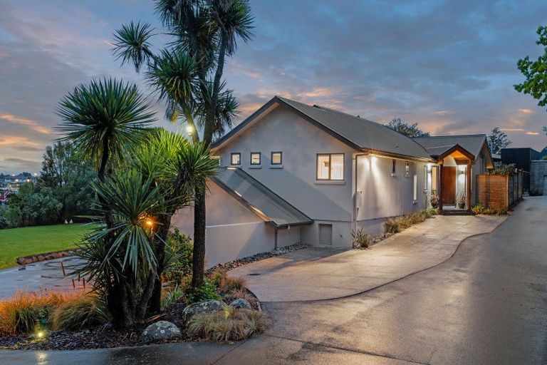 Photo of property in 32 Hyndhope Road, Kennedys Bush, Christchurch, 8025