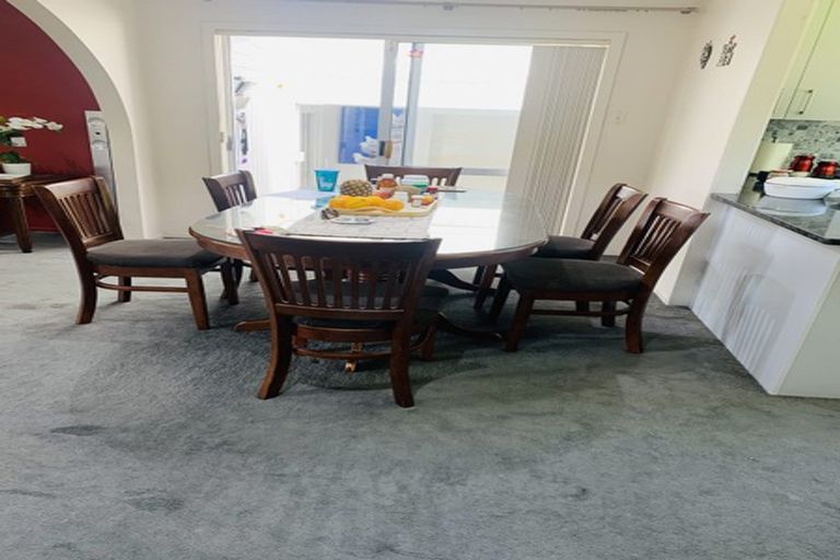 Photo of property in 12 Kirrama Place, Conifer Grove, Takanini, 2112