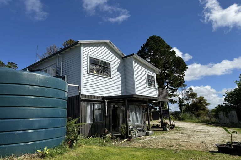Photo of property in 43 The Pines Road, Paparoa, 0571