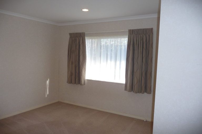 Photo of property in 4 Ballyroney Place, East Tamaki, Auckland, 2013