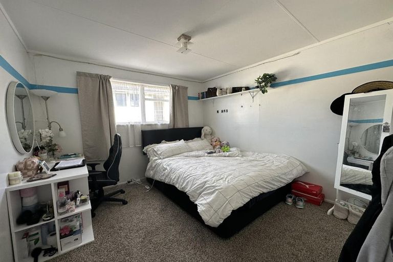 Photo of property in 18 Rangituhi Crescent, Takapuwahia, Porirua, 5022