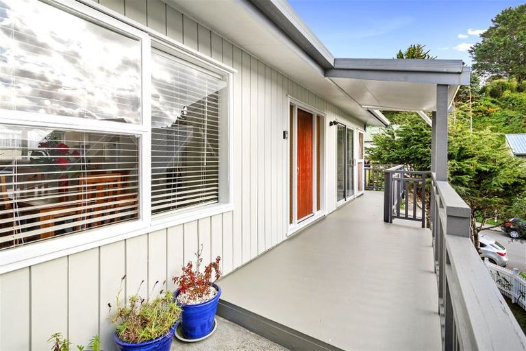 Photo of property in 78 Churton Drive, Churton Park, Wellington, 6037