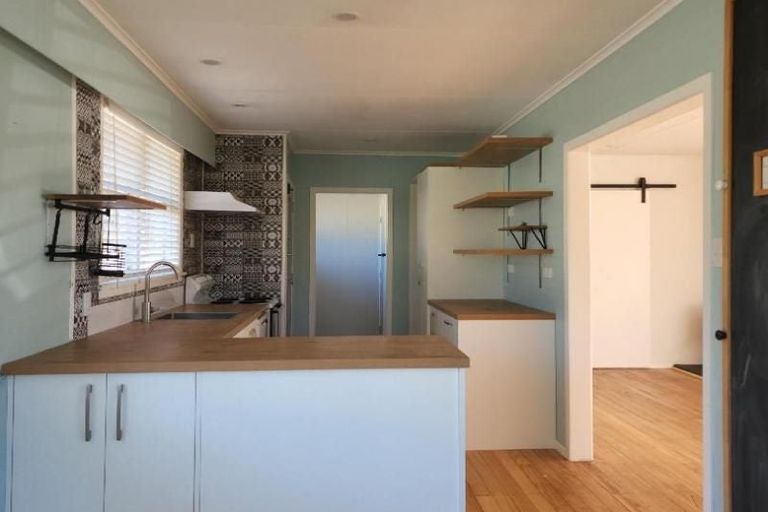 Photo of property in 28 Old South Road, Okato, 4335