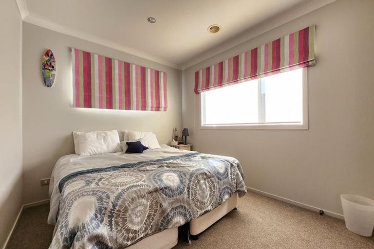 Photo of property in 66 Aotea Drive, Aotea, Porirua, 5024