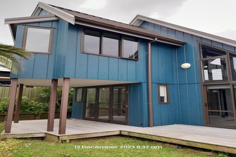 Photo of property in 80 Highland Park Drive, Highland Park, Auckland, 2010