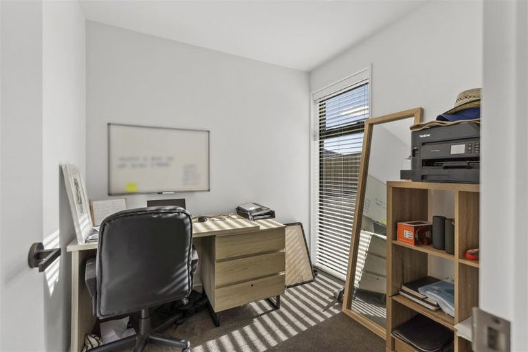 Photo of property in 208 Penruddock Rise, Westmorland, Christchurch, 8025