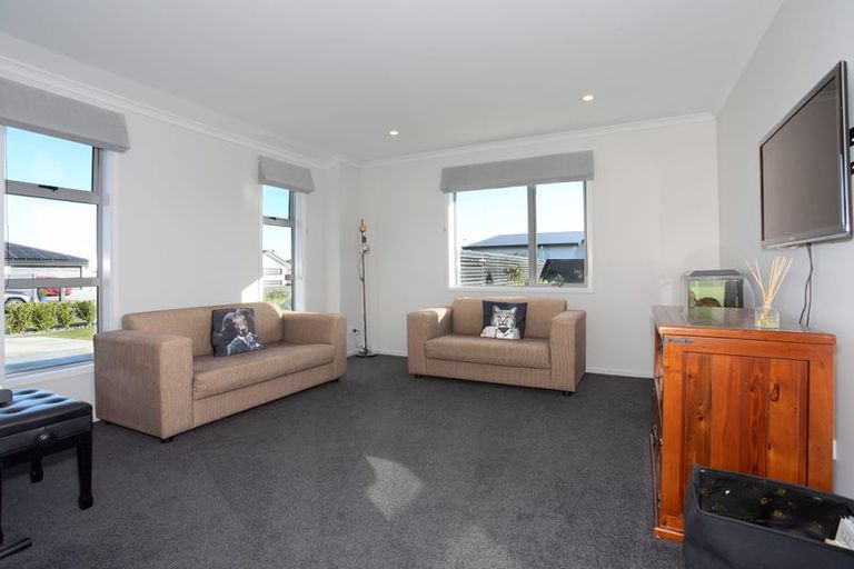 Photo of property in 12 George Street, Bulls, 4818