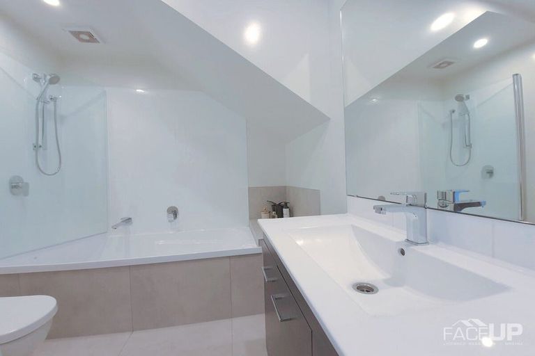 Photo of property in 196 Hobsonville Point Road, Hobsonville, Auckland, 0616